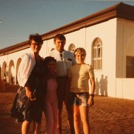 Family_at_Bondi_Pavilion,_1984.jpg