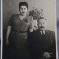My_parents_Berthe_and_Nachum_Katz_after_the_war_in_a_Displaced_Persons_camp,_1949.JPG
