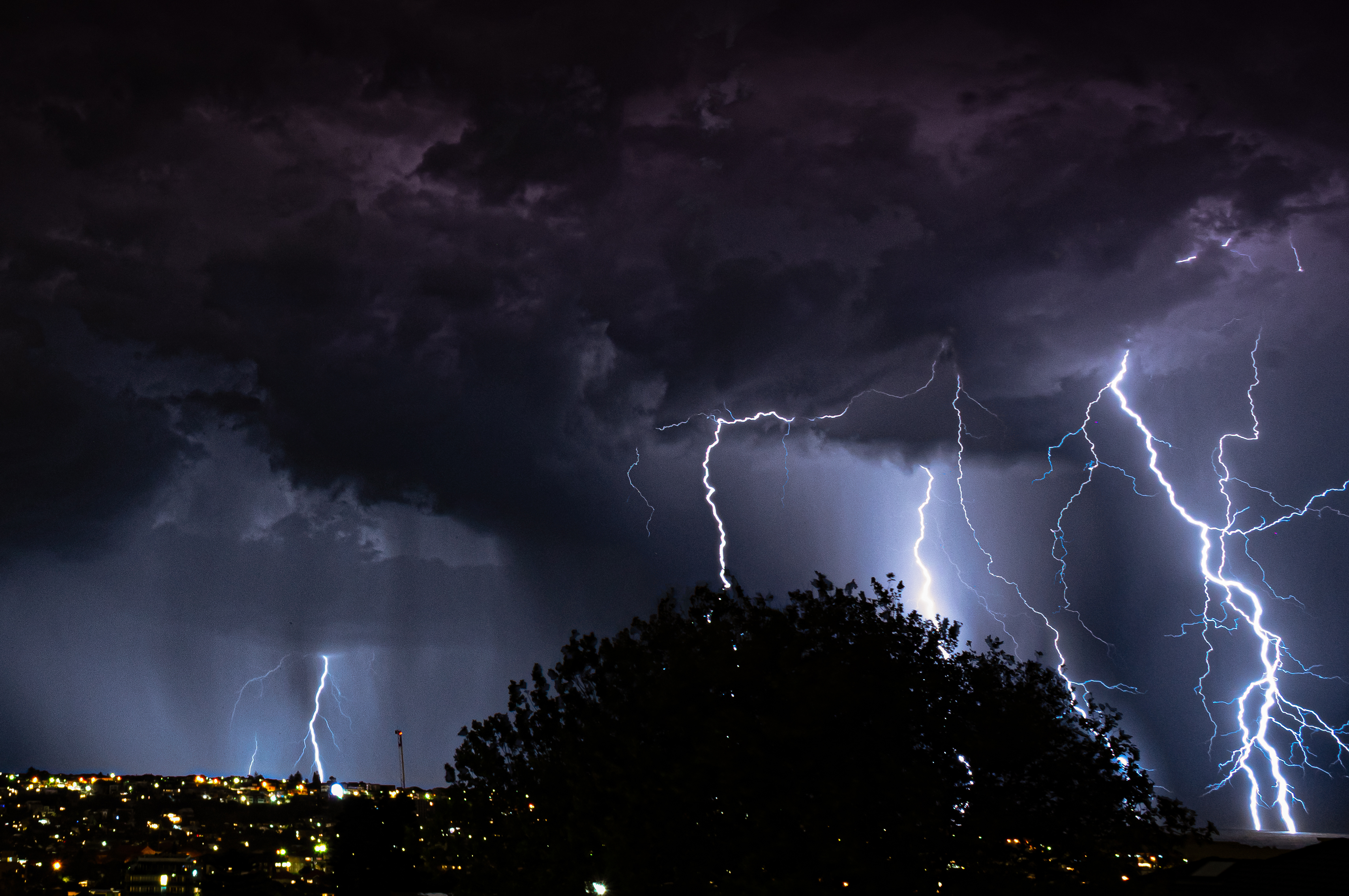 Lightning storm over Bondi suburb. Photo by Emmanuel Godard