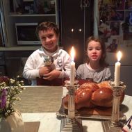 My_grandchildren_Nicholas_and_Abigail_making_the_brachot_on_Shabbat,_2015.jpg