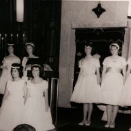Ariella_Roths_mother_Betty_Schonfeld_-_Central_Synagogue_having_her_But_Miztvah_1962.jpg