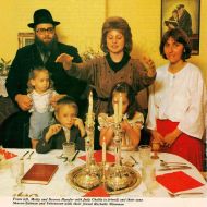 The_Good_Weekend_show_a_Orthodox_family_having_Shabbat_1984_Credit_Faifax_Syndication.jpg