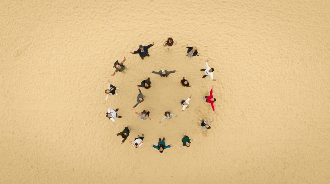 People in a doughnut shape from the air